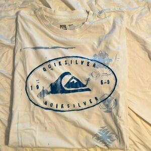 Quicksilver white and blue t-shirt